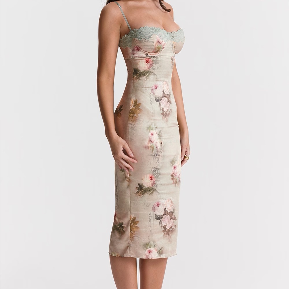 House of CB Venus Vintage Floral Midi Dress - Picture 3 of 7